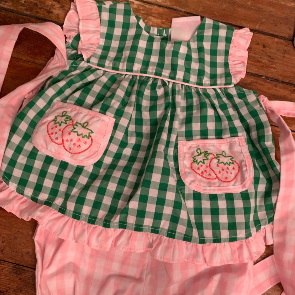 Shrimp & Grits Strawberry Pinafore Set, 6M